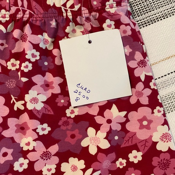 Little Girl’s Outfit - Picture 4 of 5